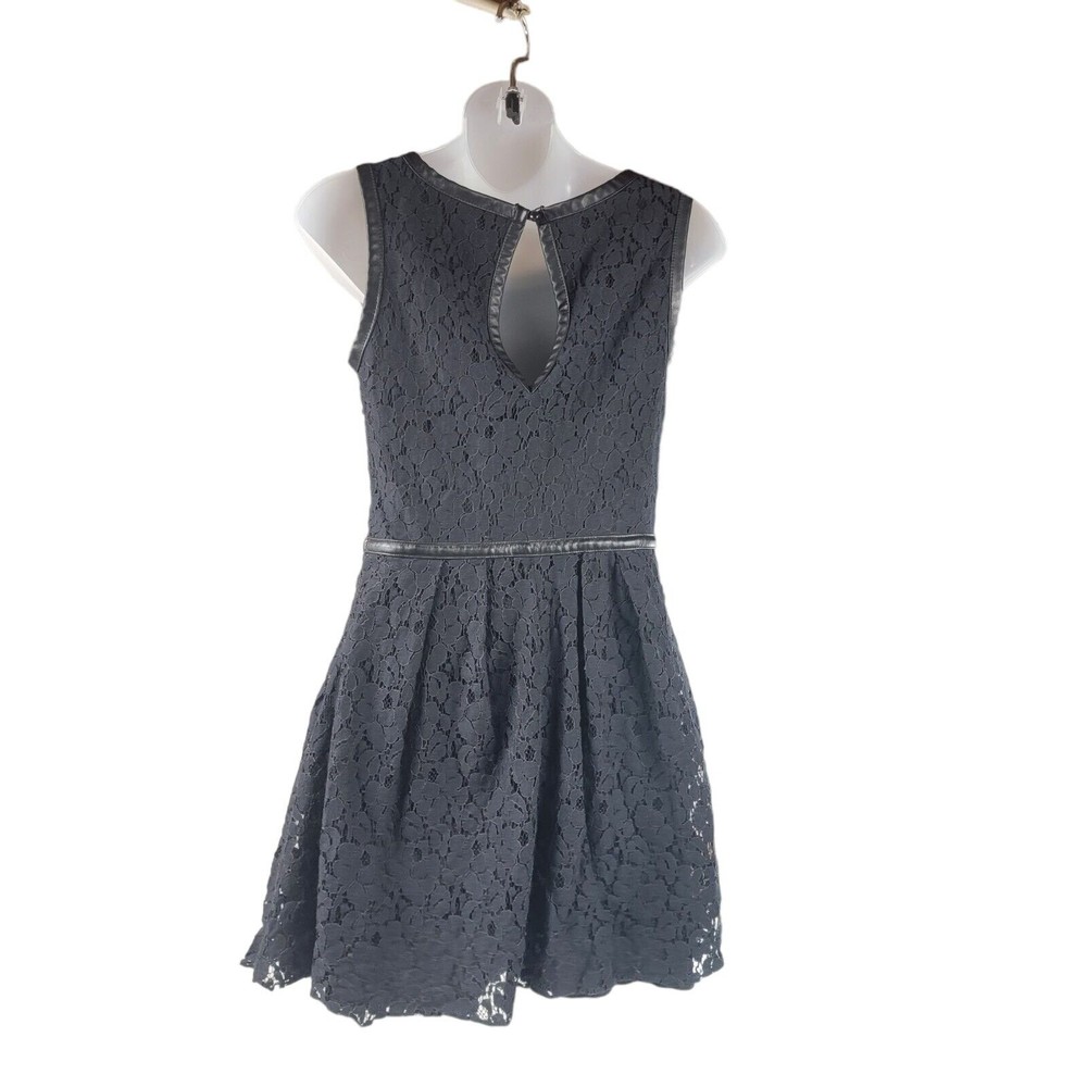 Speechless Black Lace Sleeveless Mini Dress Sz 5 keyhole back faux leather trim - Picture 3 of 16